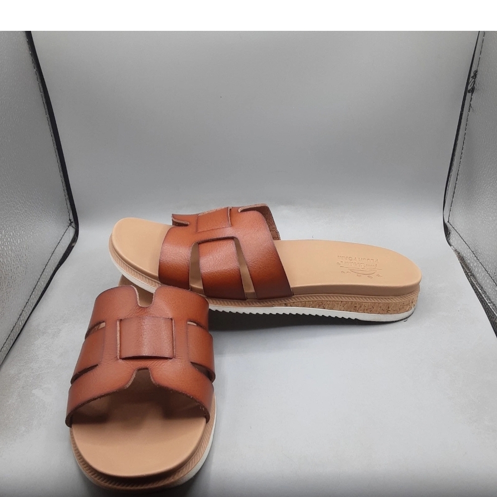 Skechers Brown and Tan Sandals with H Pattern